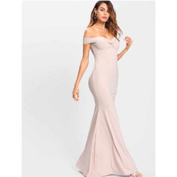 Closet closing Red twist front mermaid dress - Picture 2 of 6